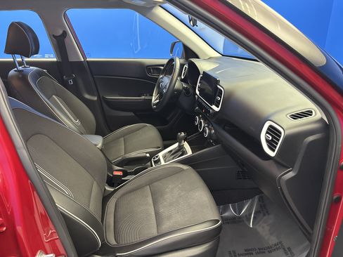 Used 2022 Hyundai Venue Limited FWD image 23