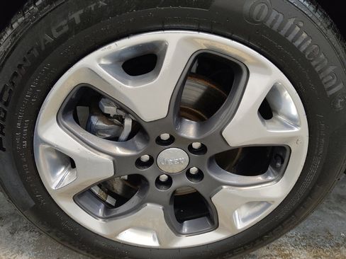 Used 2019 Jeep Compass Limited image 31