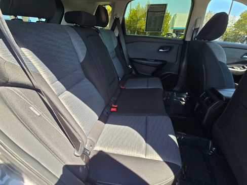 Used 2023 Nissan Rogue SV image 15