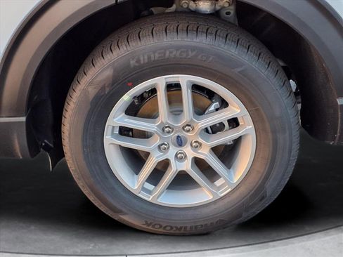 New 2026 Ford Explorer Active image 17