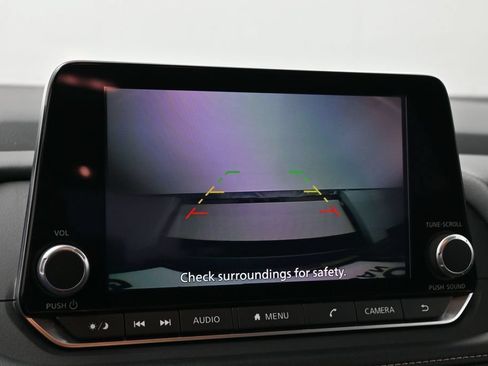Used 2025 Nissan Rogue SV FWD image 24