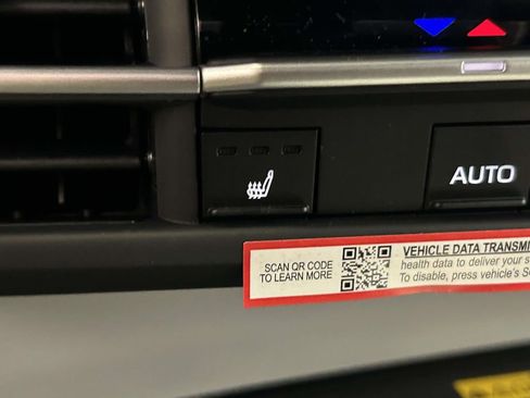 Used 2026 Toyota Sienna XLE FWD image 26