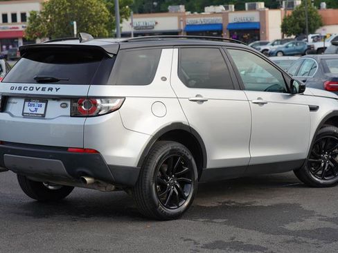 Used 2019 Land Rover Discovery Sport SE image 6