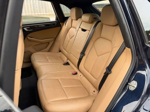 Used 2017 Porsche Macan S image 27