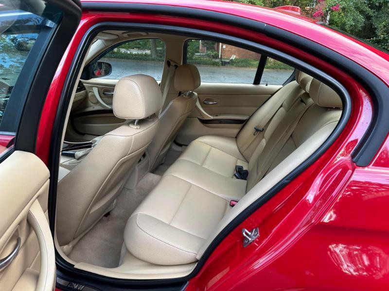 Used 2011 BMW 328i Sedan RWD image 18