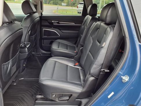 Used 2024 Kia Telluride S w/ S Sunroof Package image 11