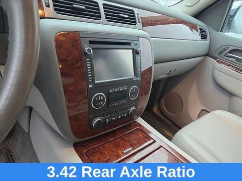 Used 2013 Chevrolet Avalanche LTZ image 30