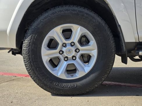 Used 2018 Toyota 4Runner SR5 image 11