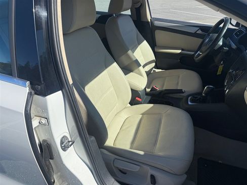Used 2013 Volkswagen Jetta SE image 20