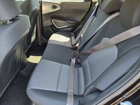 Certified 2025 Kia Soul LX FWD image 11