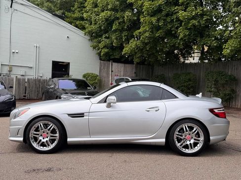 Used 2015 Mercedes-Benz SLK 250 image 4