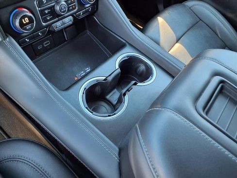 Used 2024 Chevrolet Suburban LT image 26