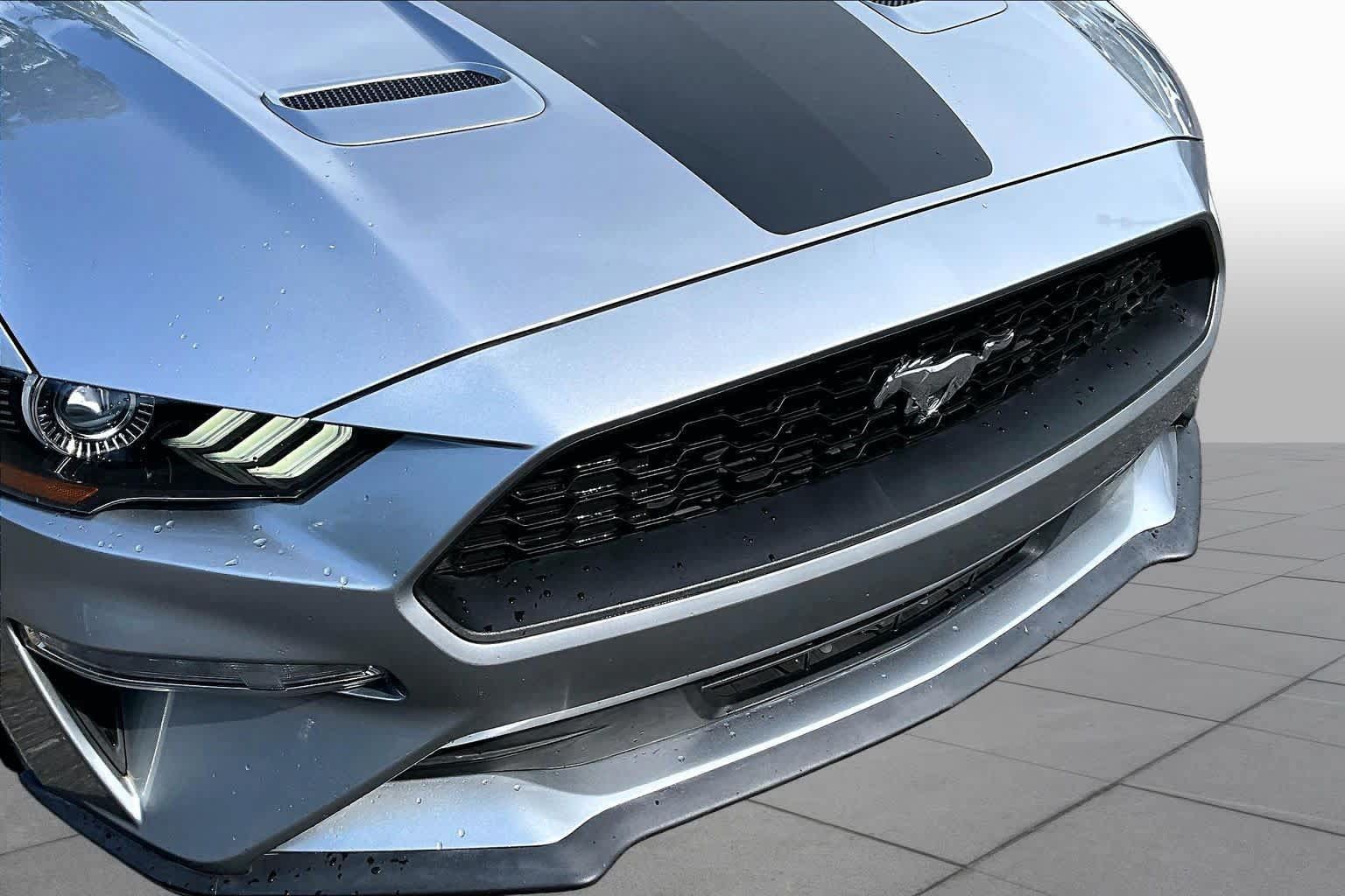 Used 2020 Ford Mustang Coupe RWD image 28