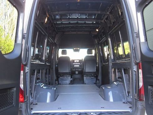 Used 2024 Mercedes-Benz Sprinter 3500 image 23