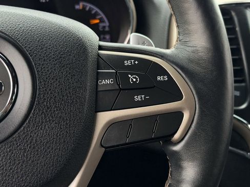 Used 2017 Jeep Grand Cherokee Limited image 17