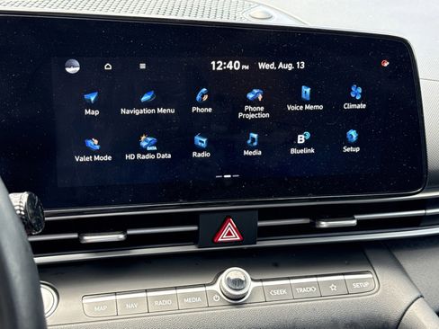 Used 2023 Hyundai Elantra Limited w/ Cargo Package image 24