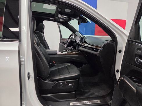 Used 2023 Cadillac Escalade ESV Sport Platinum w/ LPO, ONYX Package image 69