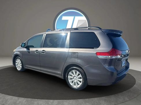 Used 2011 Toyota Sienna Limited w/ Premium Pkg AWD/4WD image 18