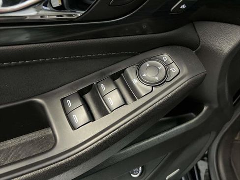 Used 2021 Chevrolet Traverse High Country image 17