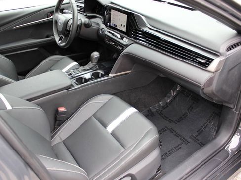 Used 2025 Toyota Camry SE image 22