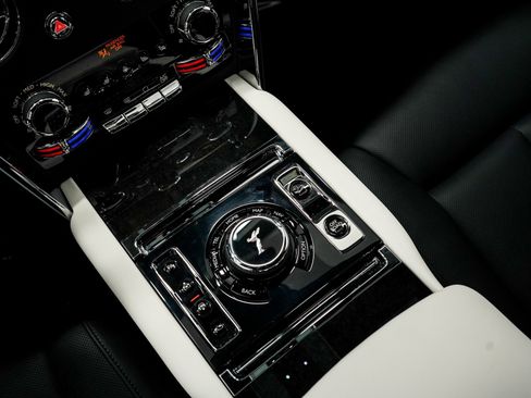 Certified 2025 Rolls-Royce Cullinan image 39