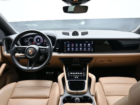 Certified 2024 Porsche Cayenne S AWD/4WD image 19