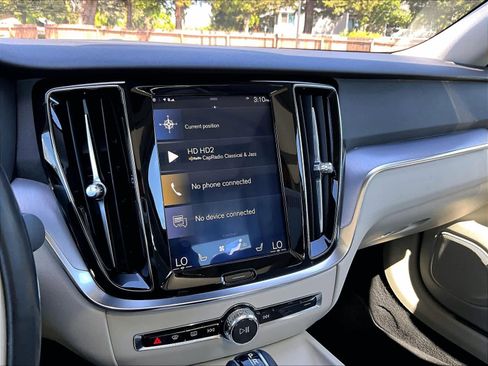 Used 2019 Volvo S60 T5 Momentum w/ Premium Package FWD image 36