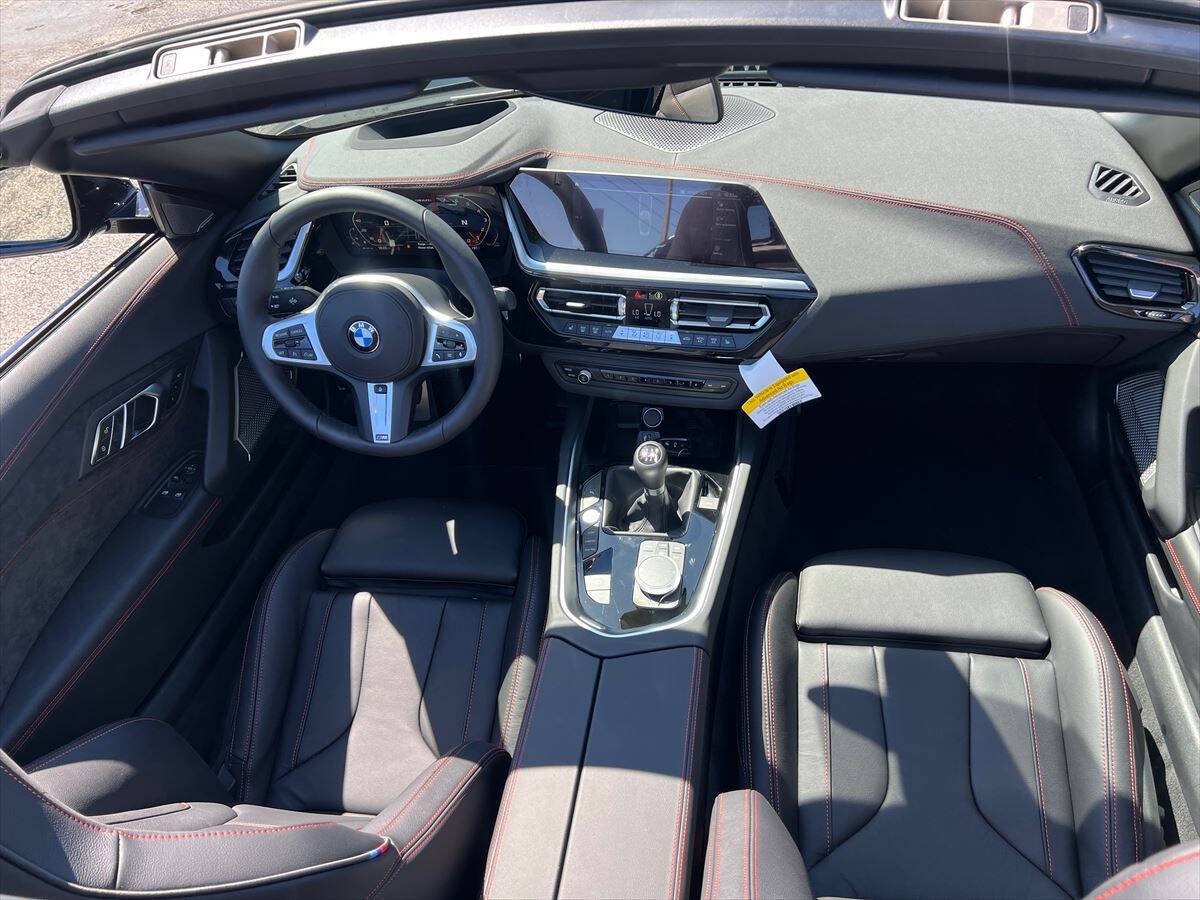Used 2026 BMW Z4 M40i RWD image 13