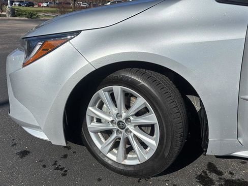 Used 2025 Toyota Corolla LE image 5
