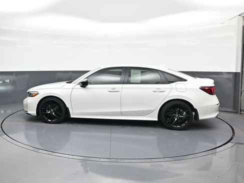 Used 2025 Honda Civic Sport image 5