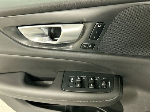 Used 2024 Volvo S60 B5 Plus image 11