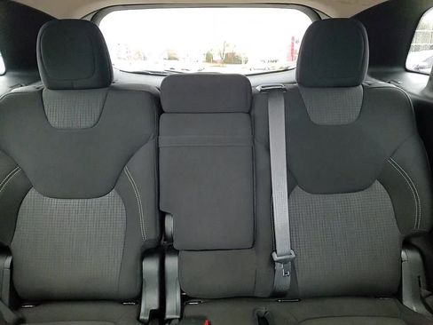 Used 2017 Jeep Cherokee Latitude image 20