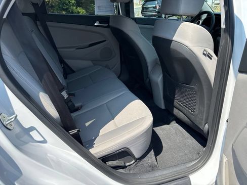 Used 2019 Hyundai Tucson SE w/ Cargo Package AWD/4WD image 10