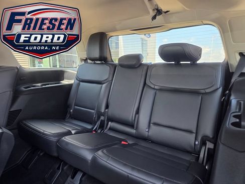 Used 2025 Ford Expedition Platinum w/ Driver's Package AWD/4WD image 26