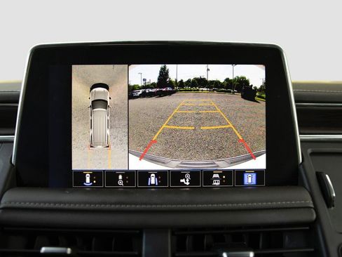 Used 2022 Chevrolet Suburban LT w/ LT Signature Plus Package AWD/4WD image 13