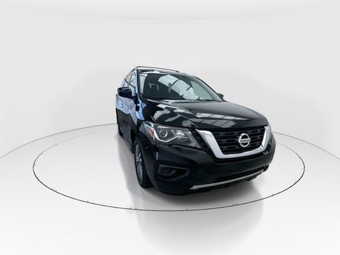 Used 2020 Nissan Pathfinder S image 2