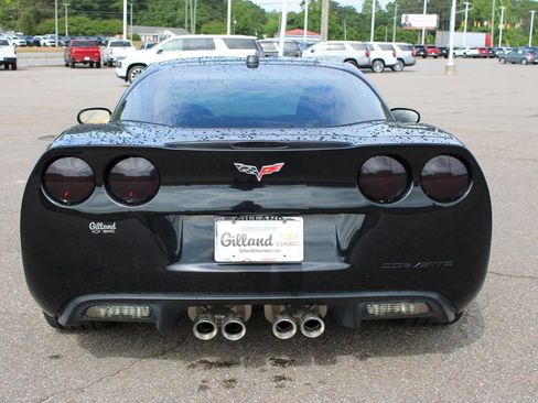 Used 2005 Chevrolet Corvette Coupe w/ Preferred Equipment Group RWD image 10