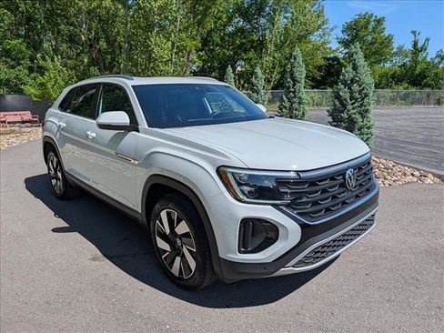 Used 2025 Volkswagen Atlas Cross Sport SE w/ Panoramic Sunroof Package AWD/4WD image 7