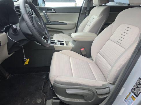 Used 2018 Kia Sportage LX FWD image 8