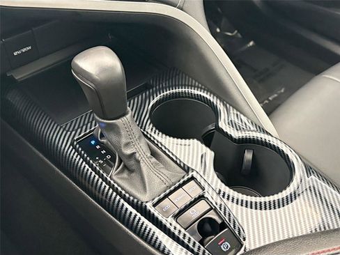 Certified 2022 Toyota Camry SE image 24