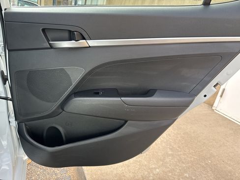 Used 2020 Hyundai Elantra SE w/ Cargo Package (C1) FWD image 29
