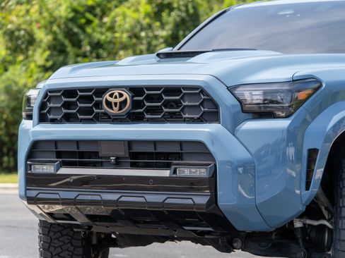 Used 2025 Toyota 4Runner TRD Sport Premium AWD/4WD image 40