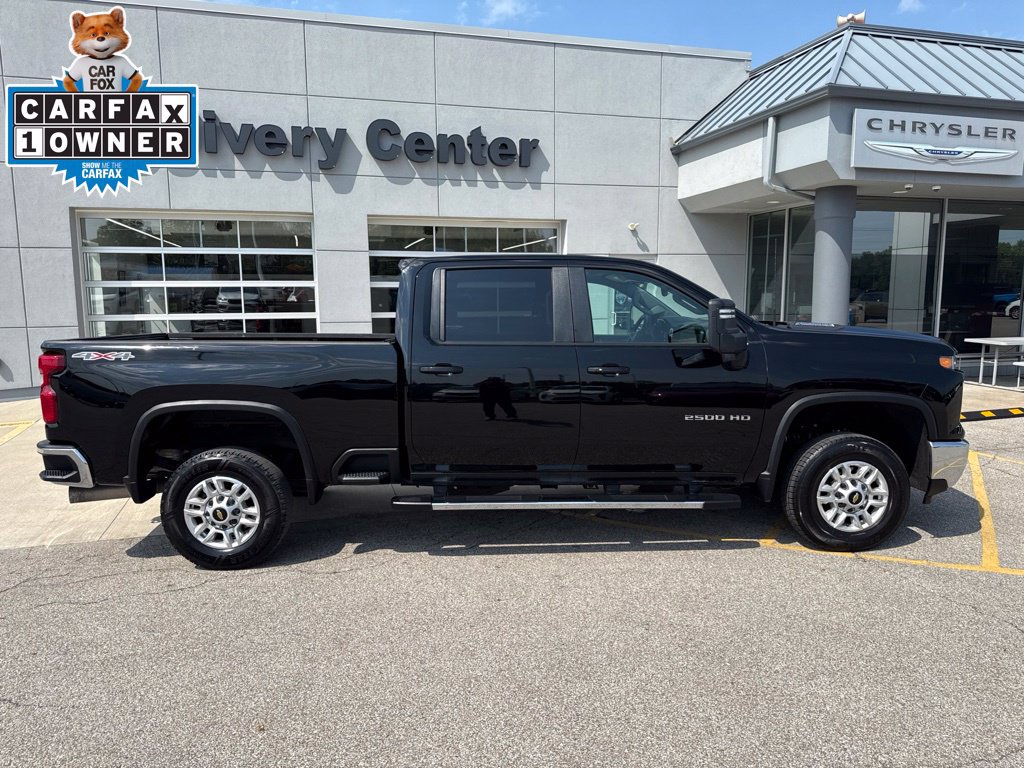 Used 2025 Chevrolet Silverado 2500 LT w/ Convenience Package AWD/4WD image 4