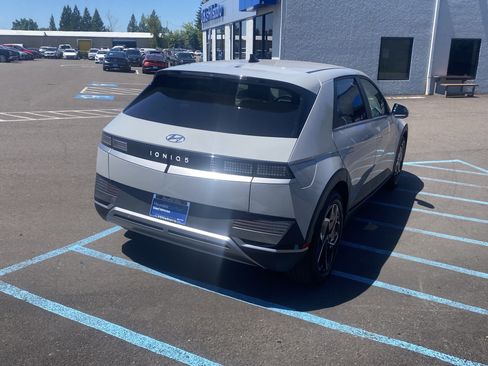 Certified 2024 Hyundai Ioniq 5 SEL RWD image 5