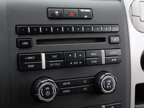 Used 2010 Ford F150 XLT image 26