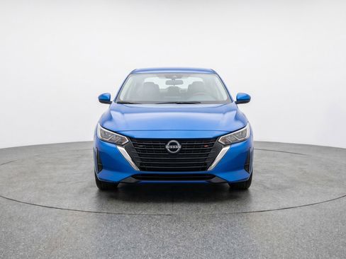 Used 2025 Nissan Sentra SV FWD image 2