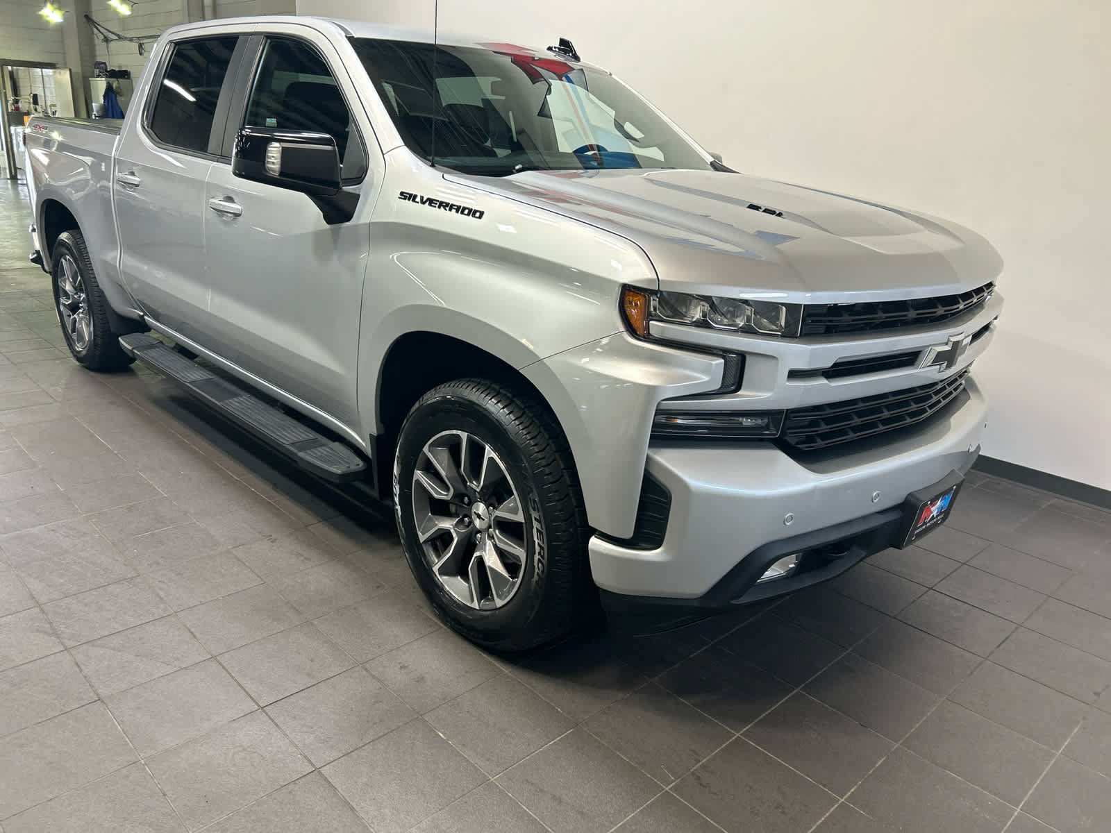 Used 2022 Chevrolet Silverado 1500 RST w/ Safety Package AWD/4WD image 2