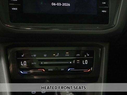 Used 2023 Volkswagen Tiguan SE w/ Panoramic Sunroof Package FWD image 7