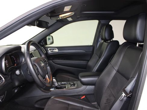 Used 2022 Jeep Grand Cherokee Laredo X AWD/4WD image 18