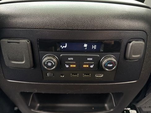 Used 2019 Chevrolet Tahoe LT image 9